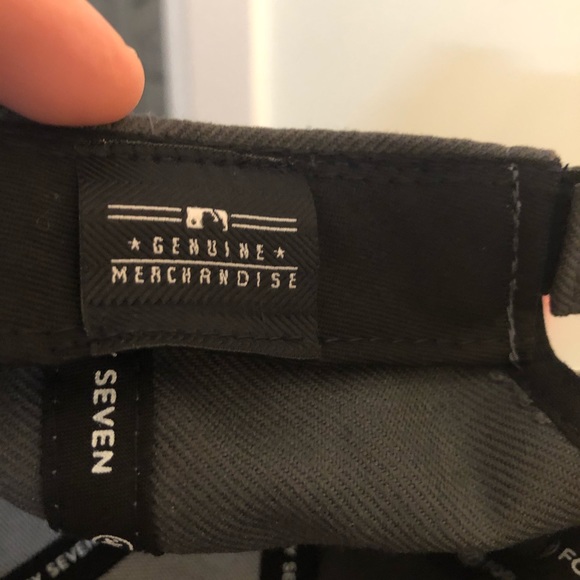 Cincinnati Reds Hat - Picture 8 of 8